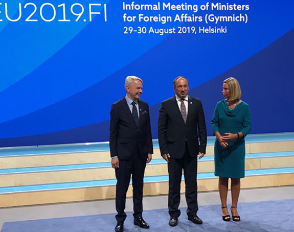 Ministar Crnadak stigao u Helsinki: Počeo sastanak