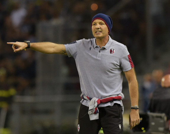 ITA - Kakva noć u Bolonji: Svi se poklonili Mihajloviću!