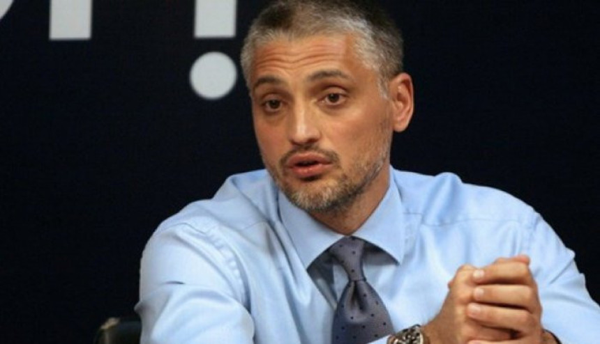 "Glava Dodika na poslužavniku Vučića"