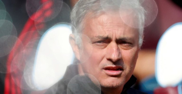 The special (g)one: Murinjo uskoro dobija otkaz!