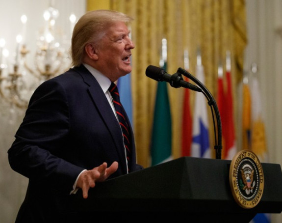 Трамп: Америци пријети рат ако ме смијените