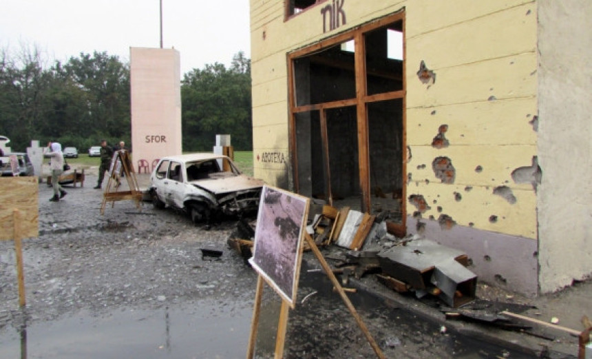 Politika: Eksplodirale podmetnute bombe