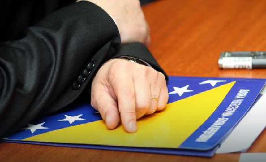 Упитник Европске комисије у децембру