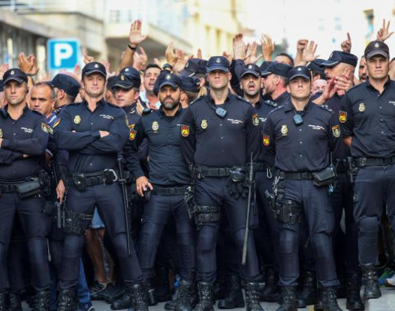 Ministar policiji: Slušati naređenja