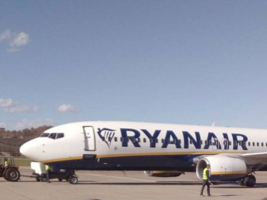 Бањалука: Слетио авион "Рајанера" 
