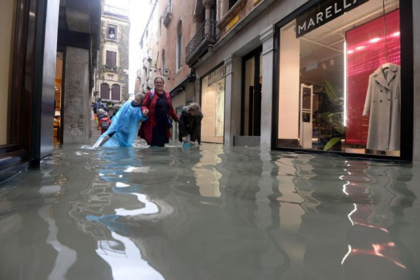 Evropa: Snijeg, poplave, oluja