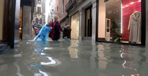 Evropa: Snijeg, poplave, oluja