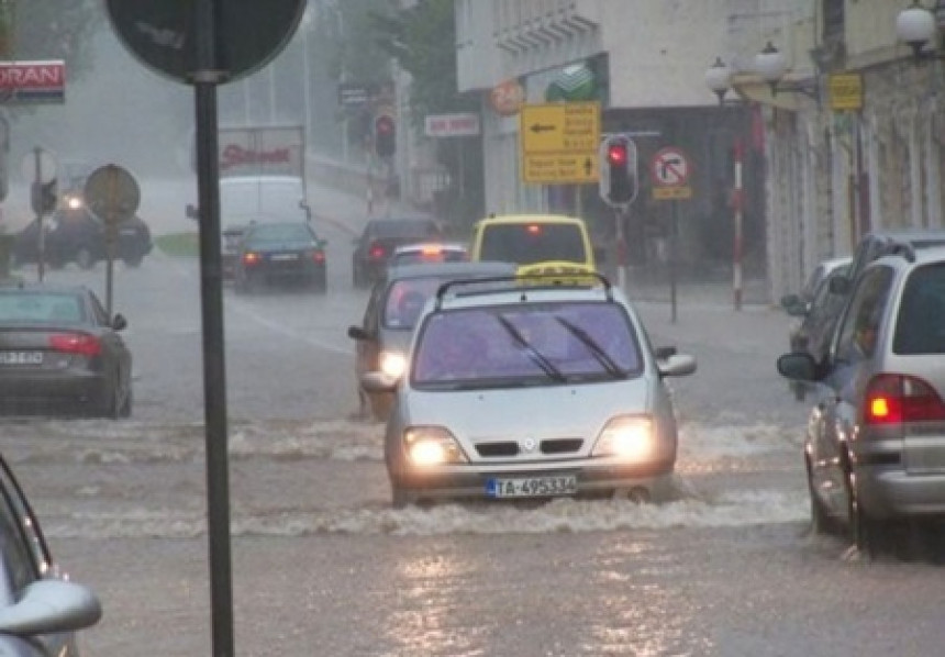 Главна улица под водом у Требињу