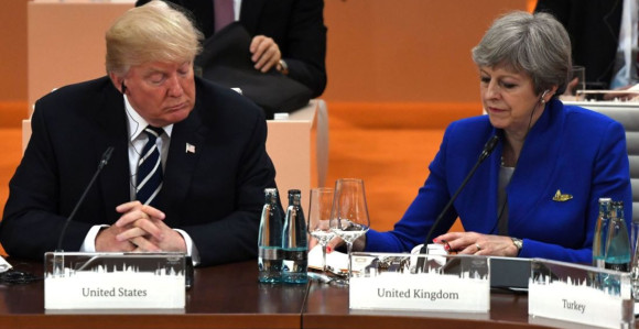 Трамп премијерки: Пусти ти мене...