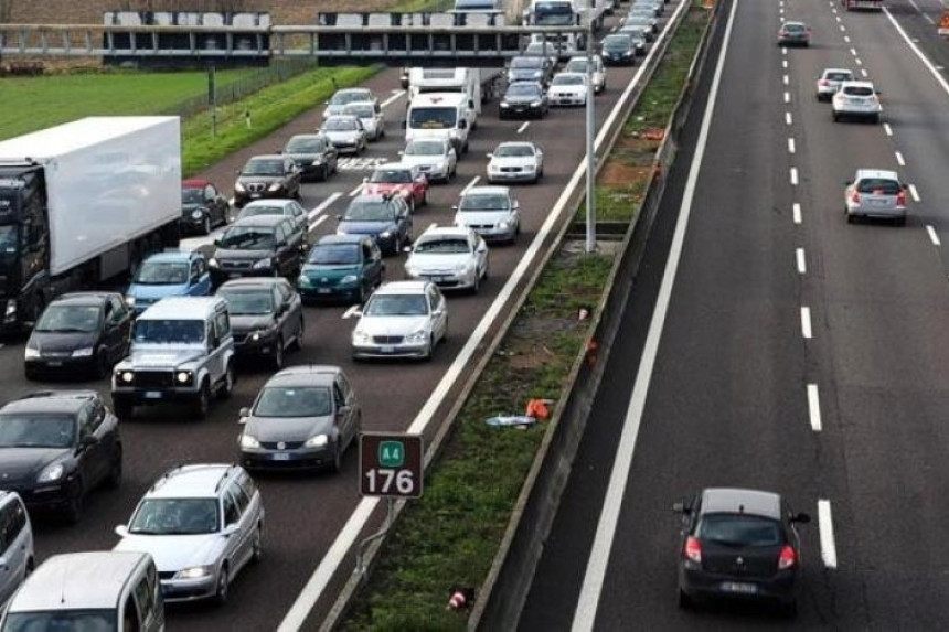 Masovni doček Nove godine na autoputu