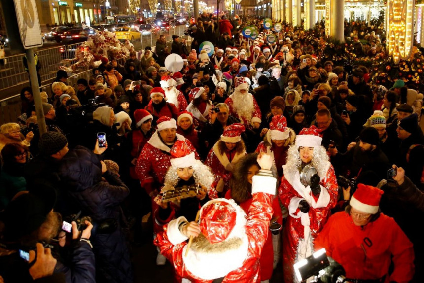 Moskva: Šetnja Djeda Mrazova