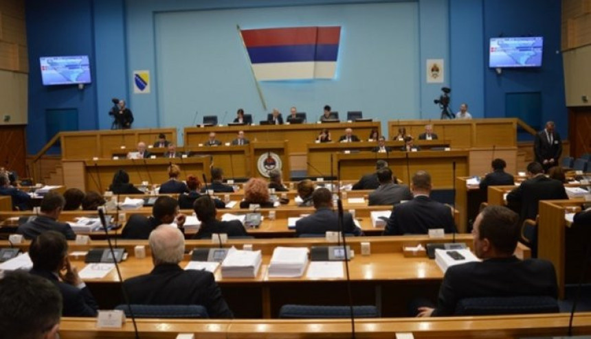U NS RS moguća prekompozicija! 
