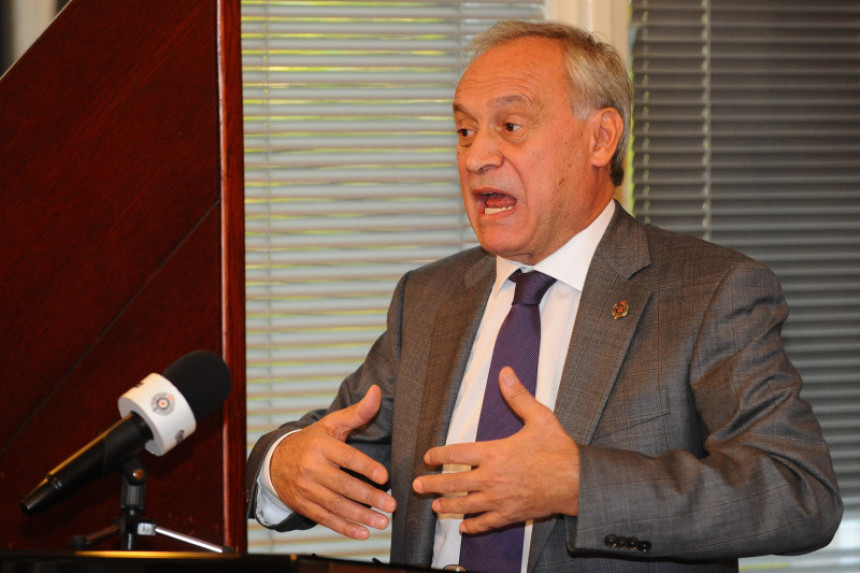 Vučelić: Ja sam za Đurića mali miš!