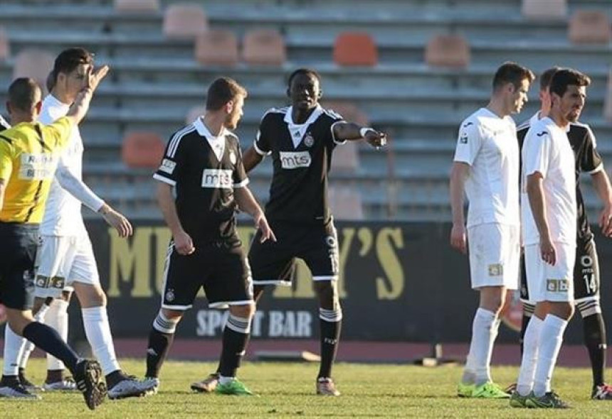 Како играју Партизанови странци...?!