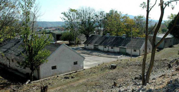 Бијег код комшија - спас за оптужене