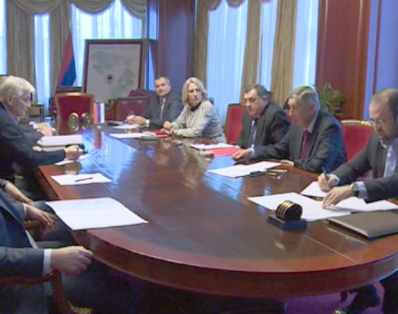 Лицемјерство и неморал СНСД-а