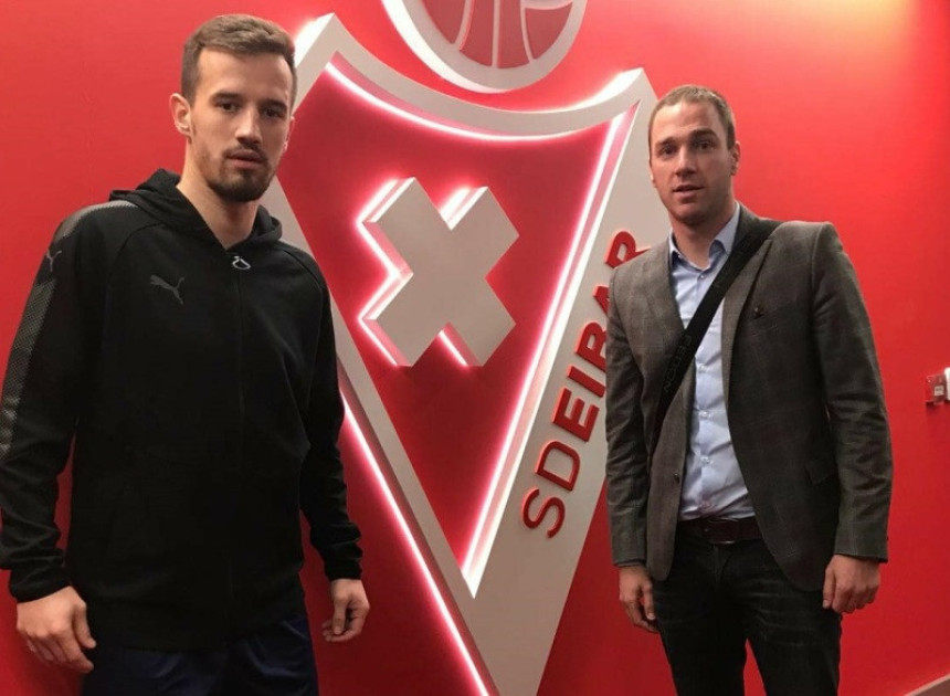 Vule Jovanović ide kod Dmitrovića u Španiju!