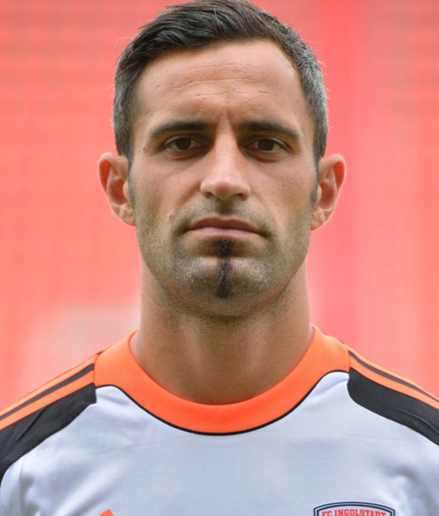 Видео: Аустријски голман пустио "своје" Турке?!