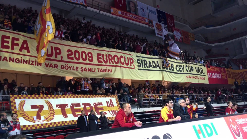 Видео - Политика и у одбојци: Увреде Рускињама од Турака!