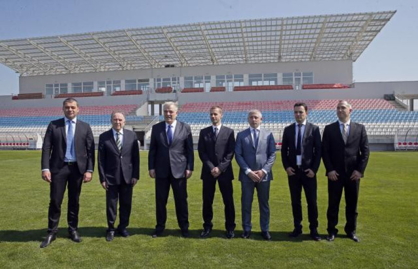 "Влада Србије обећала новац за национални стадион"!