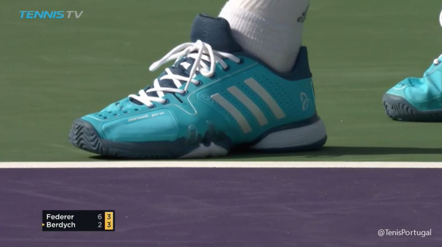 Tomašu protiv Rodžera nisu pomogle ni Novakove patike!