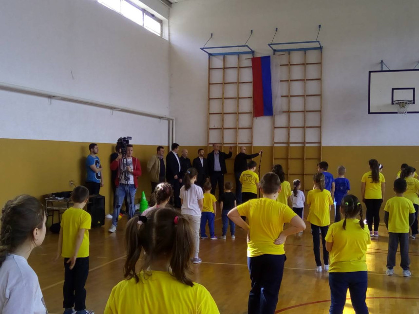 U Loparama školica sporta