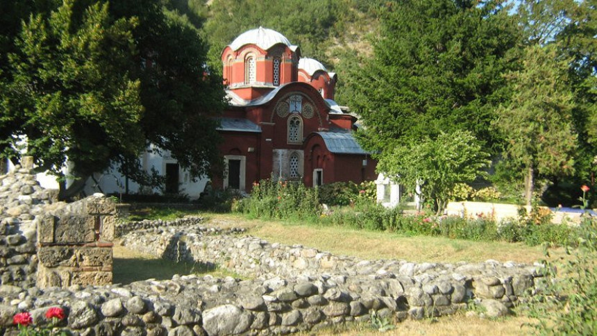 Pronađen gejzir: Spasen manastir