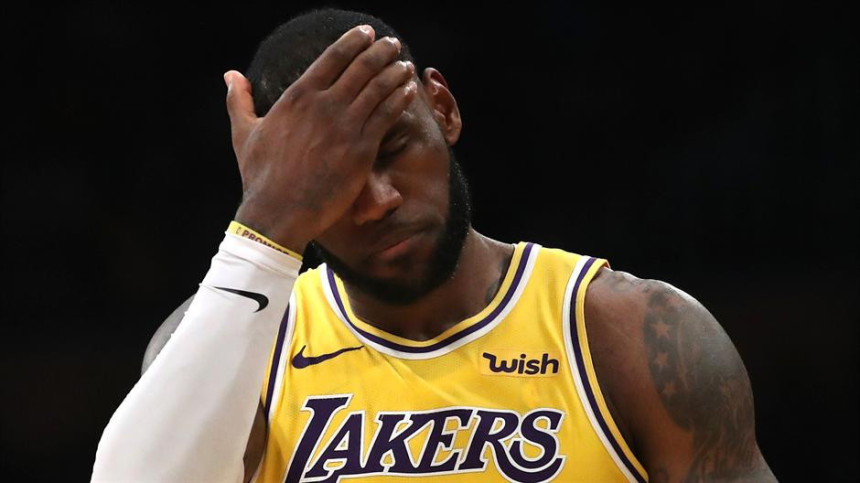 Kraj sezone za Lebrona!