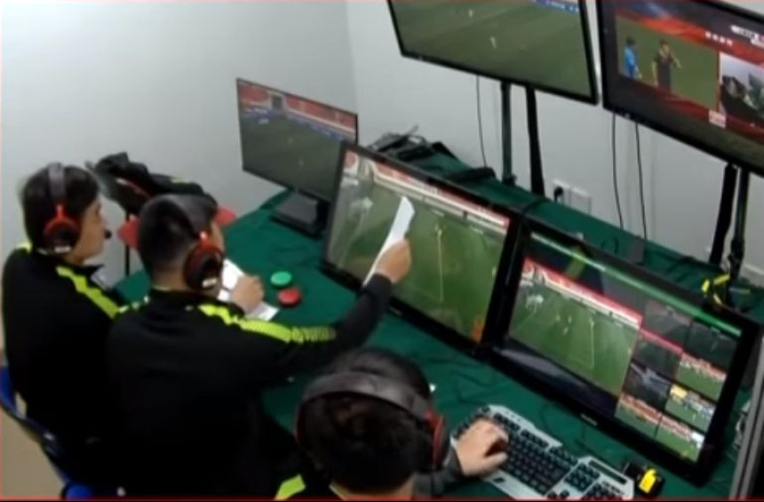 Video: Ne može VAR da radi bez papira!