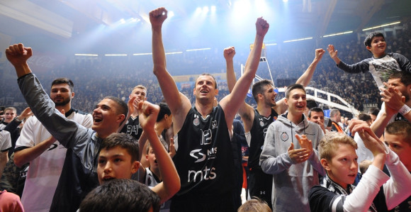 Novica "stisnuo zube" i zaigrao derbi: Sve za njih!