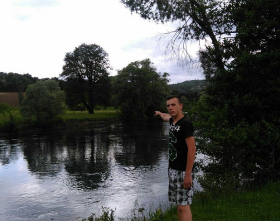 Mladić skočio u Plivu i spasio život ženi!