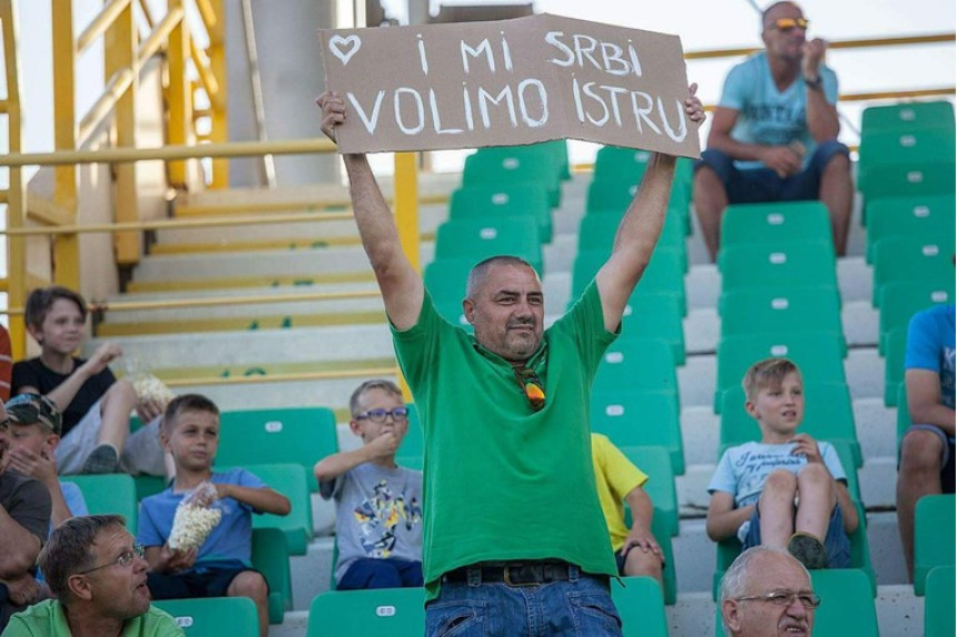 Aplauz za ''I mi Srbi volimo Istru''!
