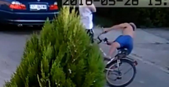 Pretukao starca: Oglasio se mladić