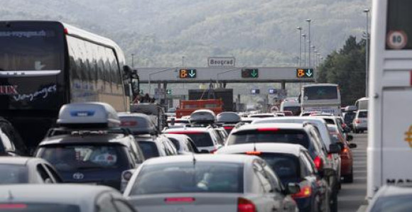 Velike gužve na graničnim prelazima 