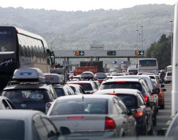 Velike gužve na graničnim prelazima 