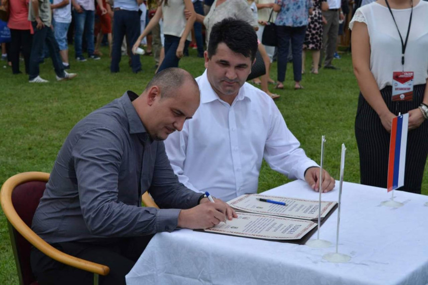 Lopare i Negotin bratske opštine