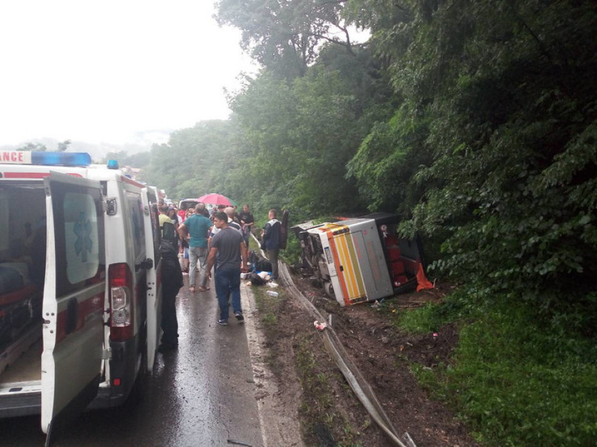 U nezgodi više od 20 povrijeđenih 