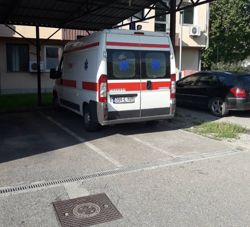 Nazvala Hitnu, pa spustili slušalicu