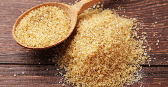 Da li je žuti šećer zaista zdraviji od bijelog?