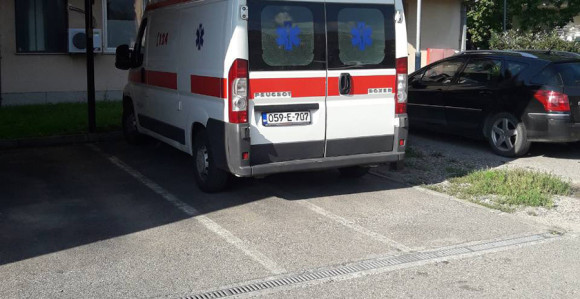 Nazvala Hitnu, pa spustili slušalicu