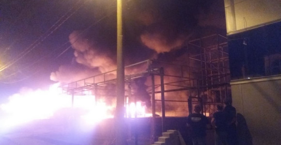 Izbio veliki požar u Zemunu 