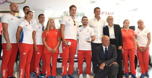 Štefaneku i vaterpolistima po automobil!