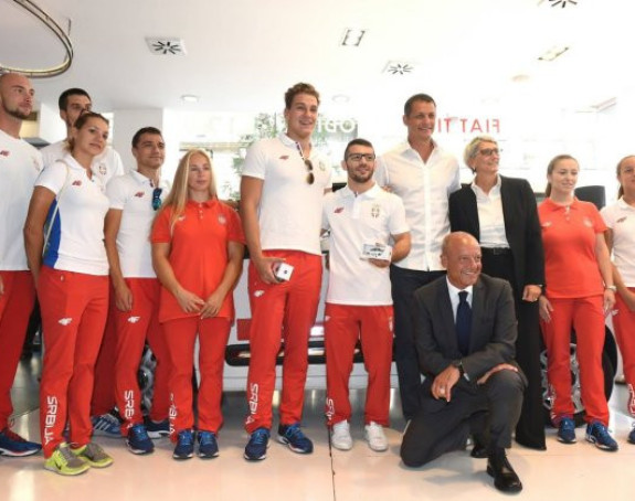 Štefaneku i vaterpolistima po automobil!