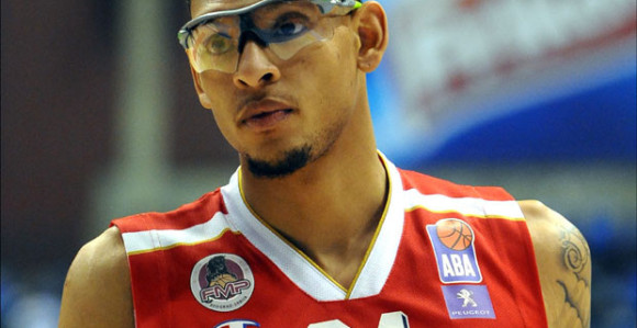 Video: Ostin učestvovao u masovnoj tuči u Kini!