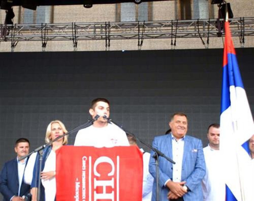 Željka igra kako Dodik svira