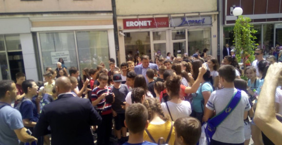 Teška zloupotreba djece za izbore 