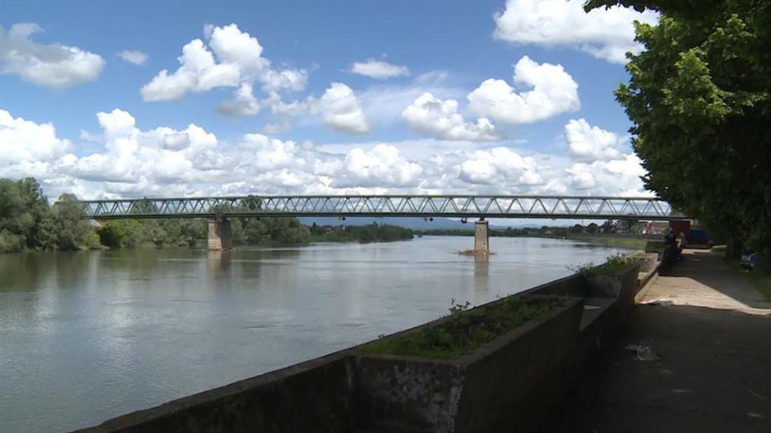 Сава избацила тијело непознате жене