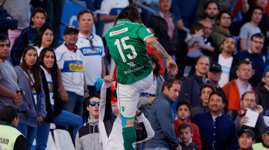 Video - Vrela krv: Šutnuo navijača u glavu, policija ga odmah uhapsila!