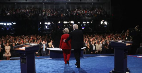 Istraživanje: Hilari i Tramp izjednačeni