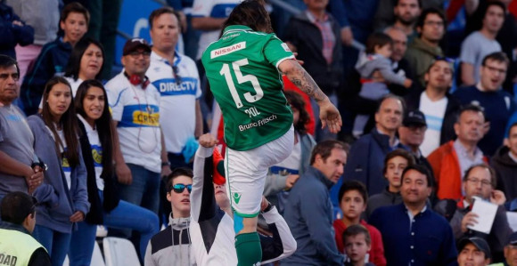 Video - Vrela krv: Šutnuo navijača u glavu, policija ga odmah uhapsila!